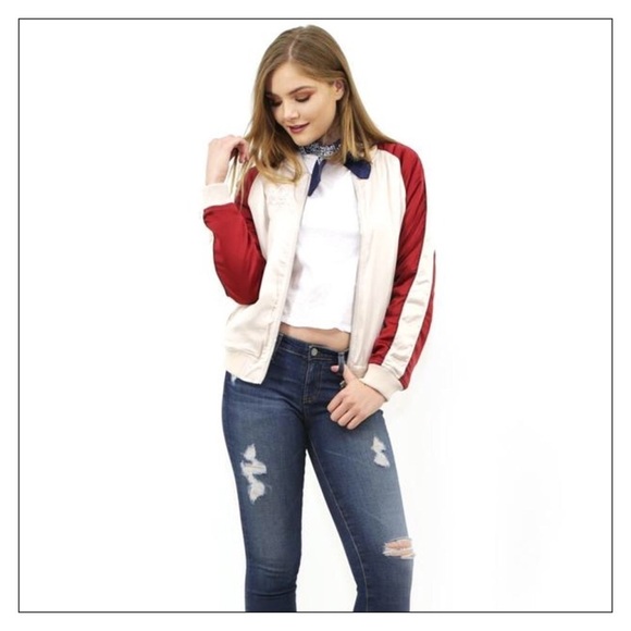 Honey Punch Westley Reversible Satin Floral Bomber NWOT - Picture 5 of 6